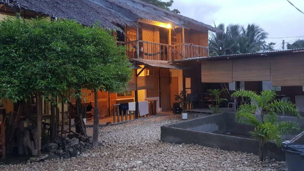 Babu Backpackers Inn Moalboal Exterior foto